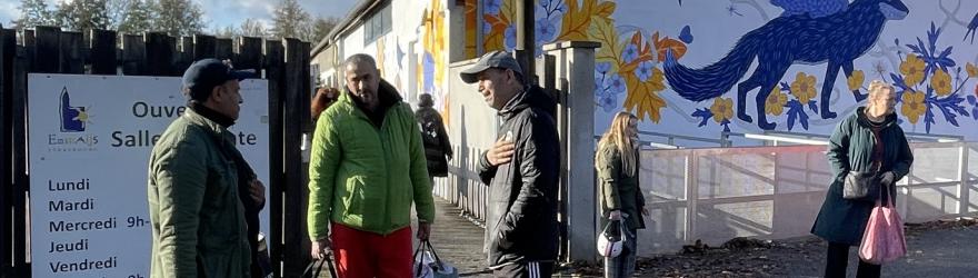 Les bénévoles s'éclatent chez Emmaüs