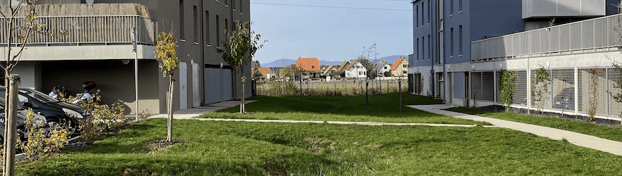 Près de la ville, près des champs