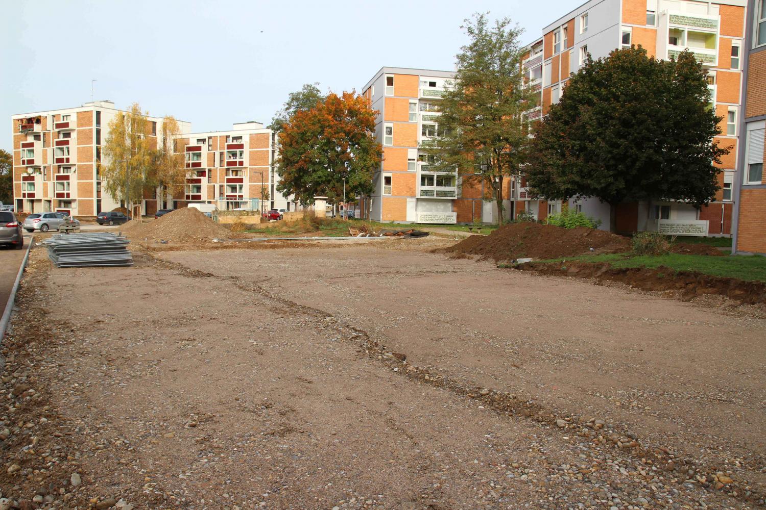 Début des terrassements pour la construction des maisons individuelles maille Karine.