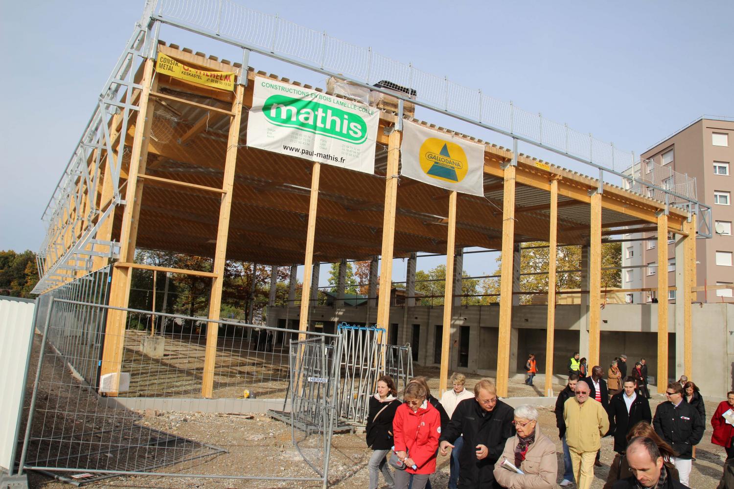 Nouveau gymnase, vu de l'extérieur.