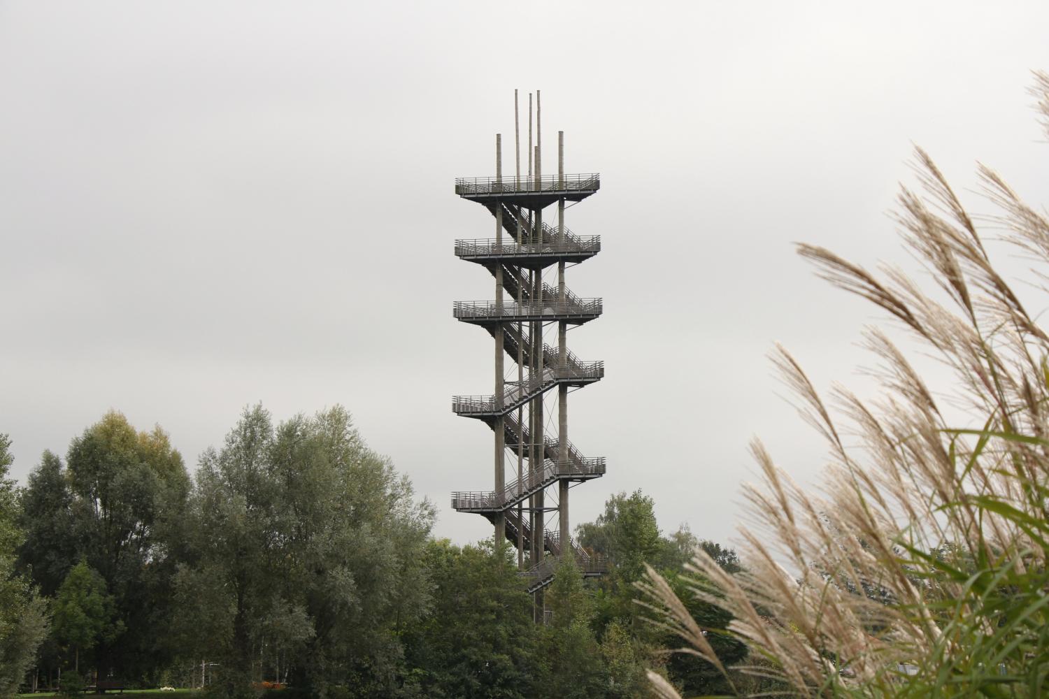 La Weißtannenturm, d'ordinaire un observatoire, a servi de piste de course verticale ce samedi 12 octobre.