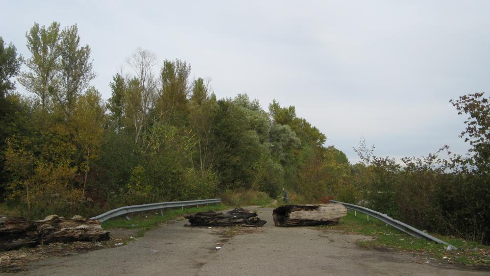 La route est en fait une impasse qui ne permet pas de rejoindre les communes au nord-est de Strasbourg.