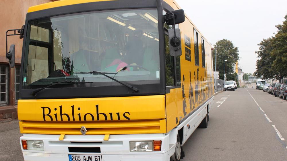 Chaque mercredi, toute l'année, le bibliobus de la CUS s'arrête dans le quartier de Koenigshoffen.