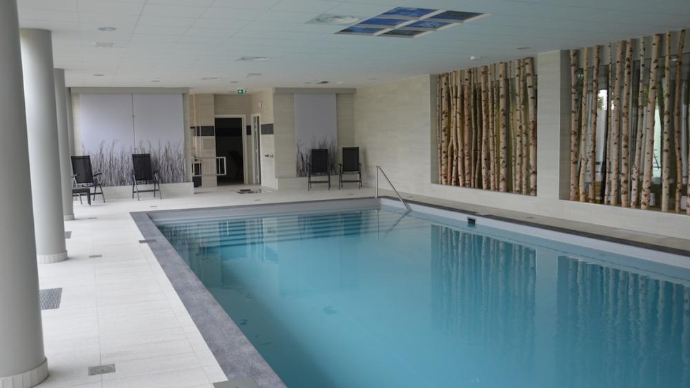 La piscine, accessible librement ou pour des cours d'aquagym.