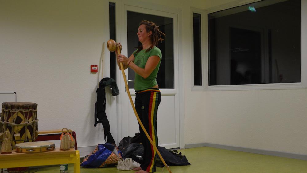 Le berimbau, instrument principal de la capoeira, est un arc musical d'origine africaine