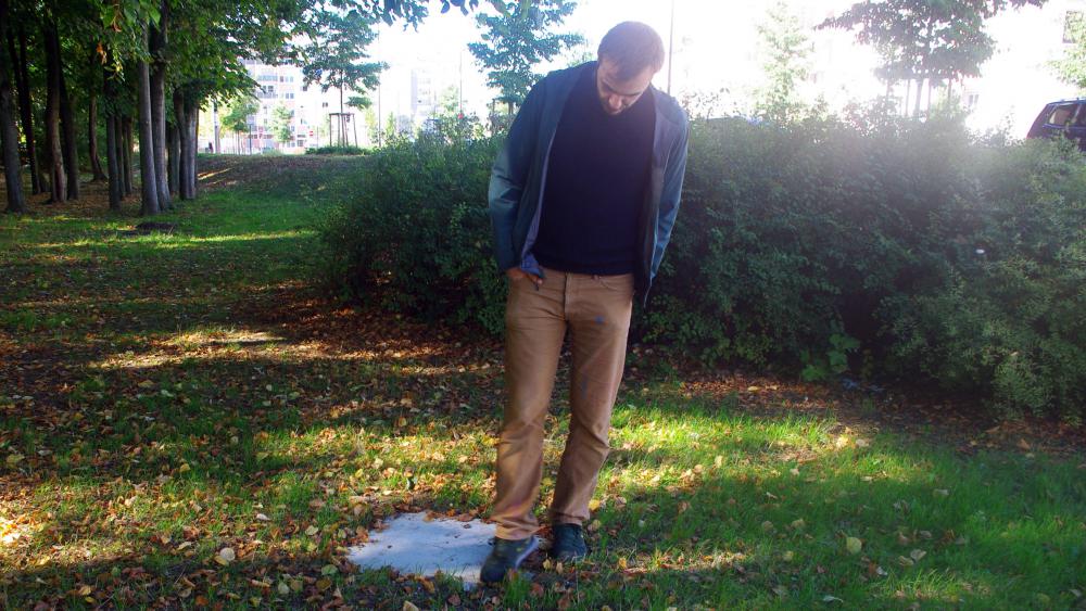 Nicolas Pasquereau montre les futurs emplacements des modules. 