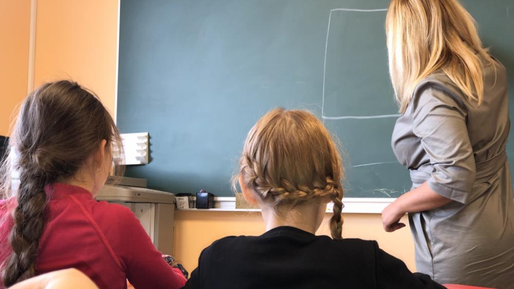 Des cours de russe sont proposés par niveaux, mais la plupart des élèves sont déjà bilingues. /Photo Aïcha Debouza