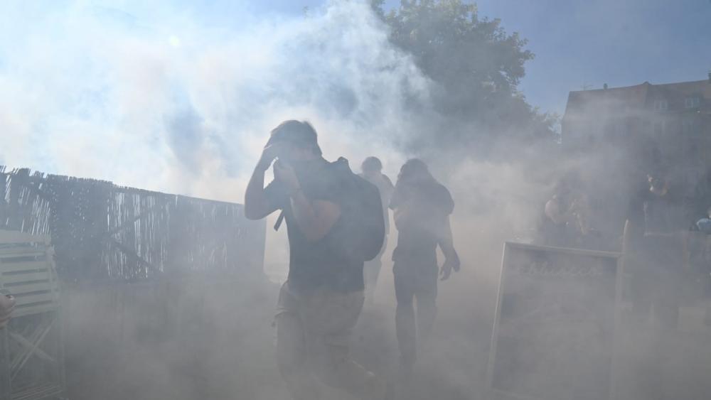 La fumée envahit la rue près de la cité administrative. © Titouan Catel--Daronnat