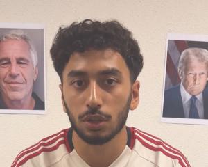 Pourquoi des images de Donald Trump et de Jeffrey Epstein ont été projetées sur une résidence royale à Londres ?