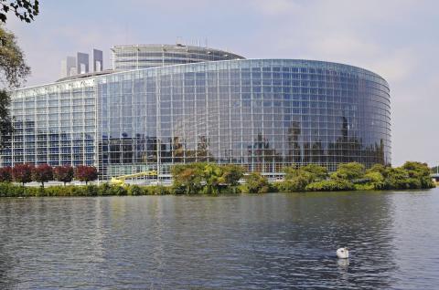 20180227-CN european_parliament_strasbourg_chamber_european_union_water_side_ill_parliament_architecture-1223000.jpgd_.jpeg