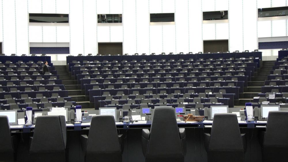 Au centre, le siège du président. Et quand l'hémicycle est dissipé...