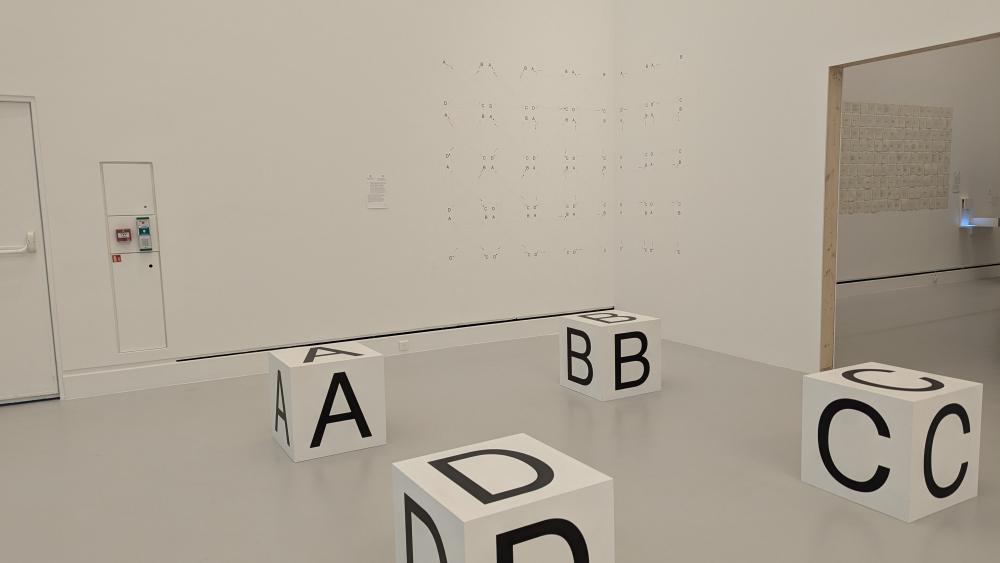 Une des salles de l'exposition Mode emploi - suivre les instructions de l'artiste. Photo : Shawn-Orric Dreyer