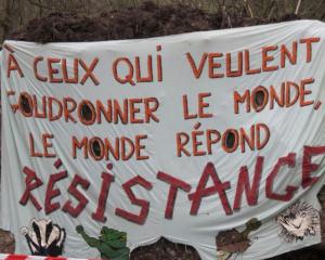 Nouveau rassemblement anti-GCO devant la préfecture