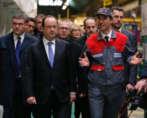 A Belfort, Hollande se veut confiant sur le sauvetage d'Alstom