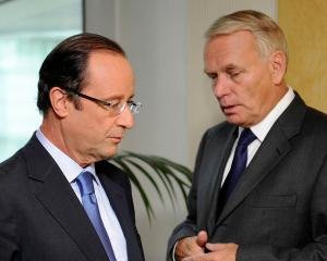 Budget 2014 : Ayrault demande 5 milliards d'euros d'économies aux ministères