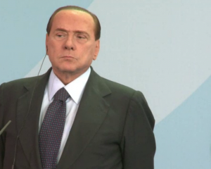 Berlusconi condamné à un an de prison