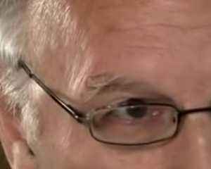 « Coach, naturopathe, psy matrimonial,... » : qui est Bernard Sainz, alias Docteur Mabuse ?