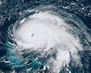 Ouragans, typhons, cyclones : moins fréquents mais plus violents
