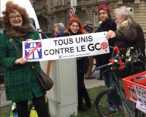 GCO: une trentaine de manifestants contre 