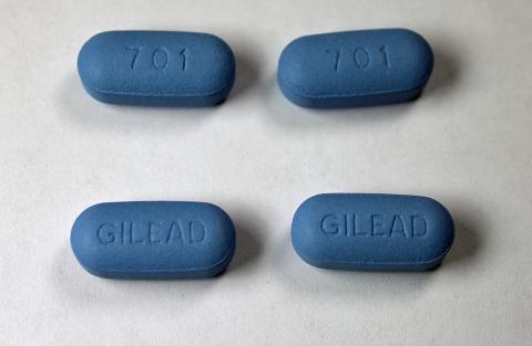 20170222-PC 1024px-truvada.jpg