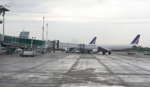 Un avion Air France sur le tarmac de Strasbourg-Entzheim